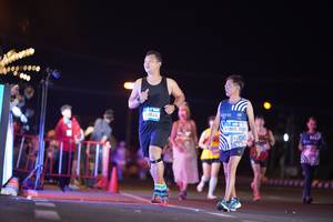 BIB: 5034, 41005, 517
                            <button type="button" onclick="openModal(23230885)" class="btn btn-primary btn-sm float-right btn-popup" data-toggle="modal" data-target=".modal-high-quality">
                        <i class="fas fa-shopping-cart"></i> Add to Cart
                    </button>
                                            <button type="button" onclick="isThisMe(23230885, true)" class="btn btn-success btn-sm float-right btn-popup btn-isme hidden" data-toggle="tooltip" data-placement="bottom" title="นี่คือรูปของคุณใช่ไหม คลิกที่นี่เพื่อเอาเข้าอัลบั้ม">
                        <i class="fas fa-plus"></i> Add to album
                    </button>
                    <button type="button" onclick="isThisMe(23230885, false)" class="btn btn-warning btn-sm float-right btn-popup btn-isnotme hidden">
                        <i class="fas fa-ban"></i> Remove from album
                    </button>